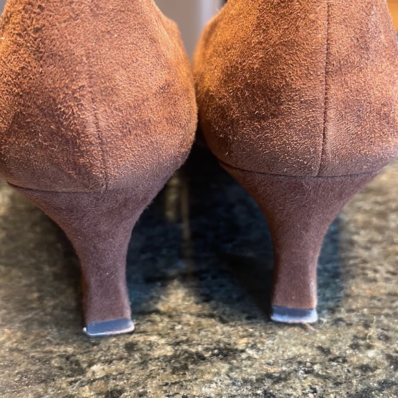 CARESSA Rust Chocolate Suede 2”Heel 8 1/2 - Picture 9 of 11
